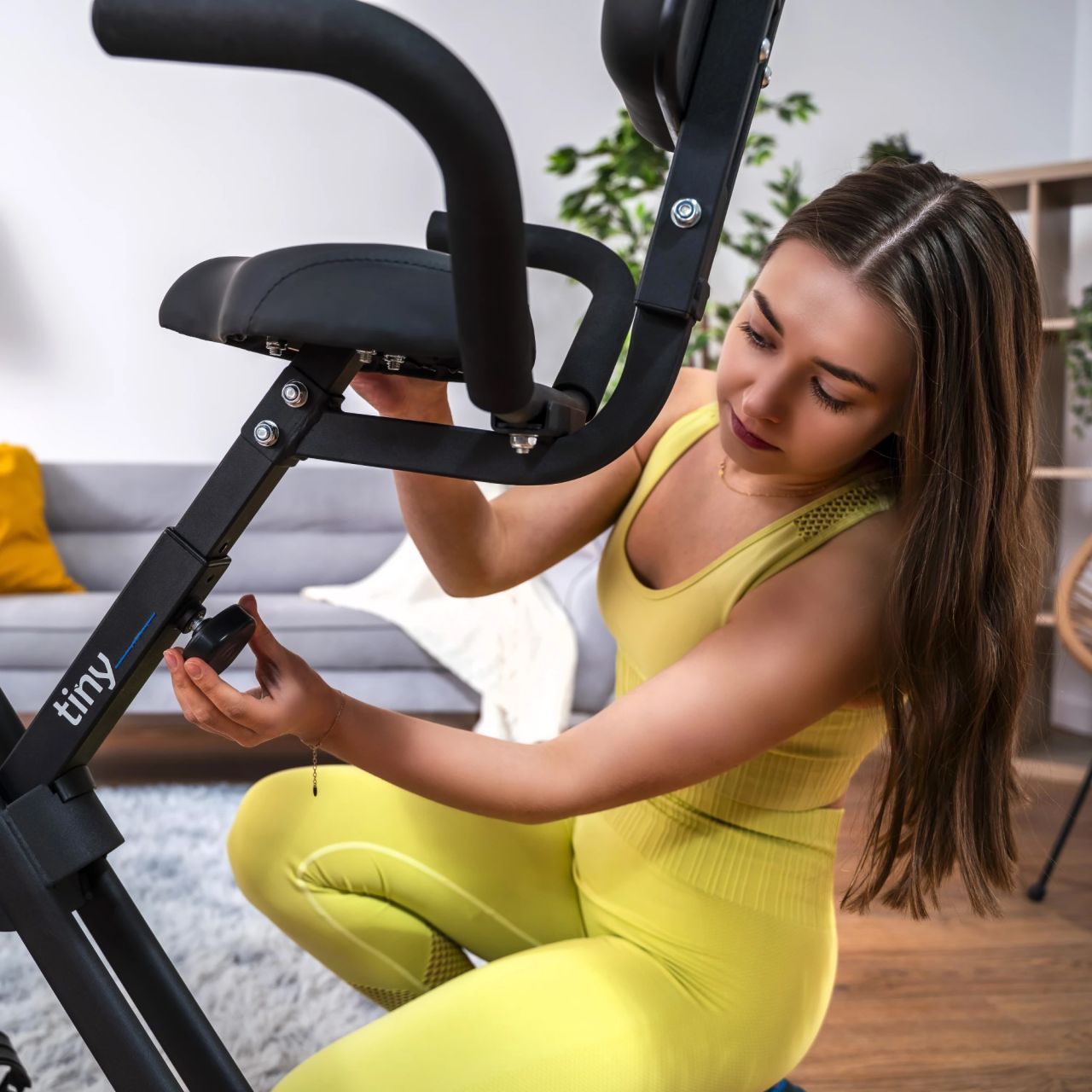 THUNDER - TINY X-BIKE - ÖSSZECSUKHATÓ SZOBABICIKLI HÁTTÁMLÁVAL, 8 FOKOZATÚ ELLENÁLLÁS, LCD KIJELZŐ, 110 KG TERHELHETŐSÉG