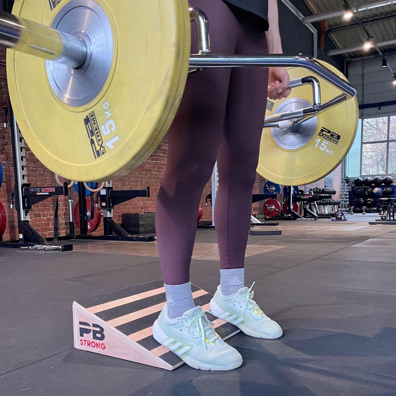 PERFORM BETTER - PB STRONG SQUAT BOARD - GUGGÓLÓ PADLÓ